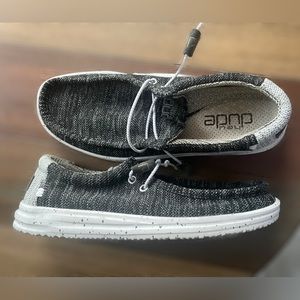 Men’s New, no box, Hey Dudes size 9. Wally Free Phantom Mix Meteorite color.